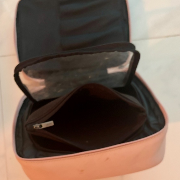 AWAY - The Cosmetics Bag Blush Pink - Picture 3 of 5